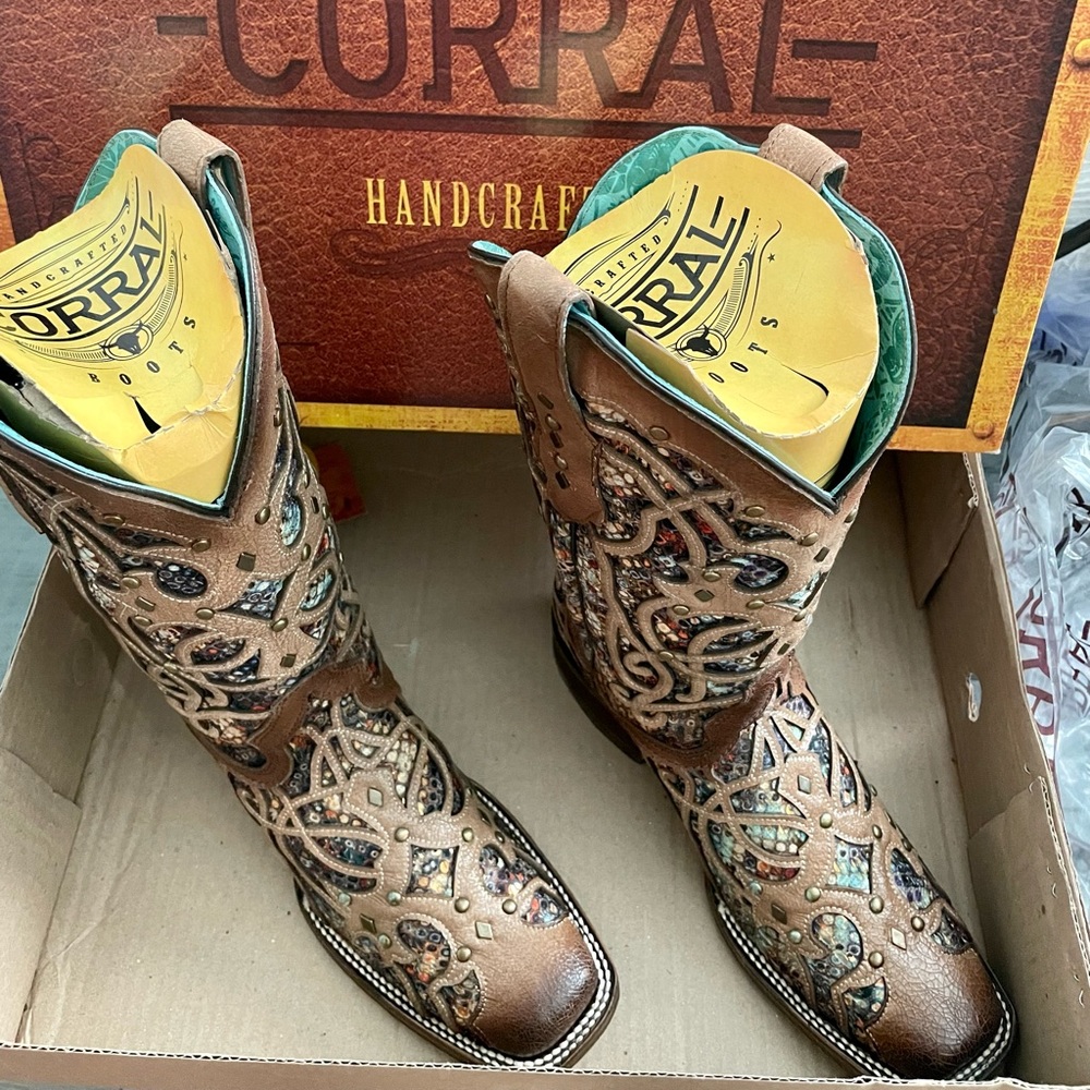 Corral boots *Super Cute* women’s boots size 8
